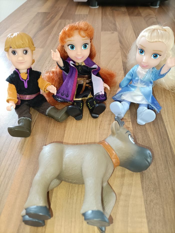 Lot poupées 15 cm Reine des Neiges ( Elsa, Anna, Kristof, Sven)