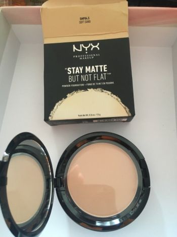 Fond de teint poudre NYX Soft Sand neuf