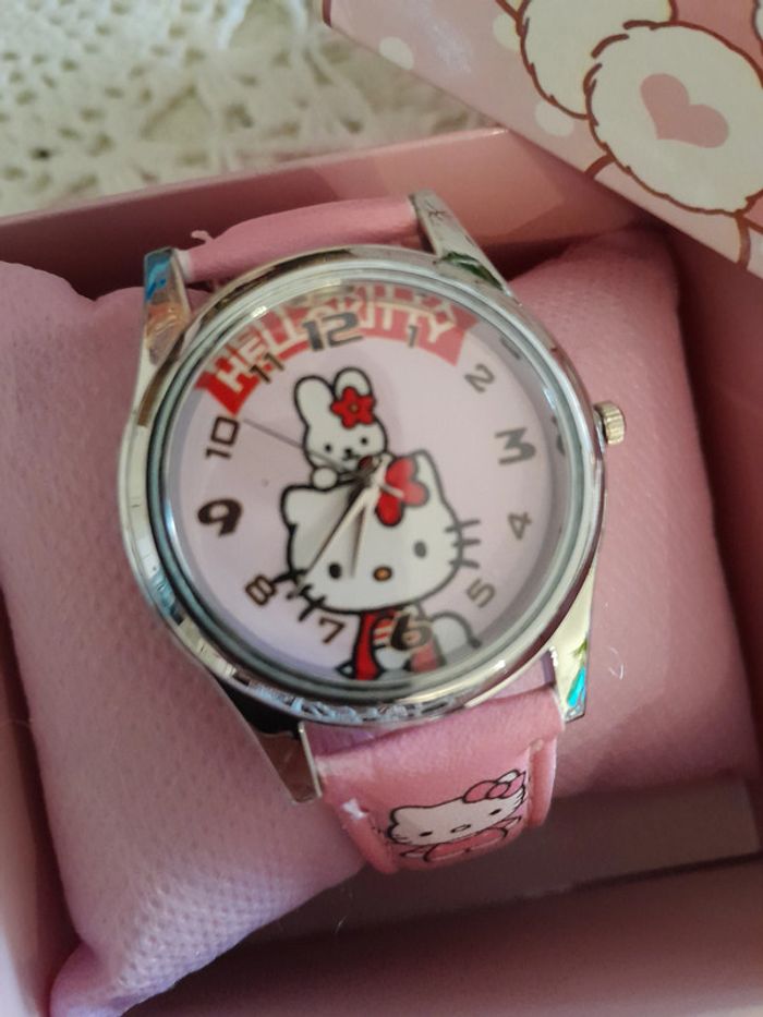Montre enfant, Hello Kitty couleur rose et argentée - photo numéro 2