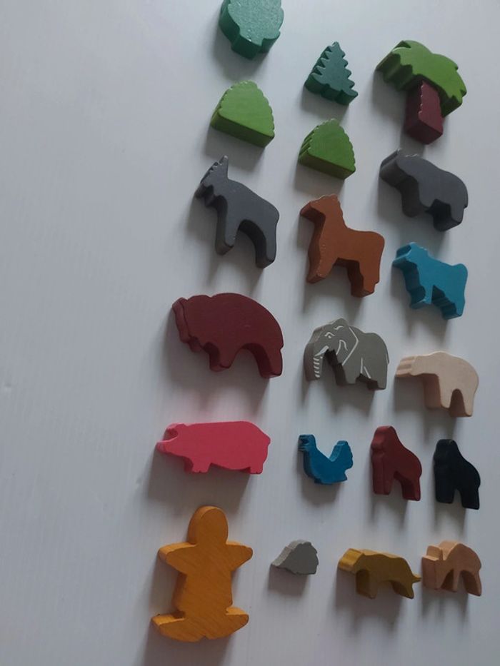Lot de 20 pièces en bois : 5 arbres, 14 animaux et 1 personnage - photo numéro 4