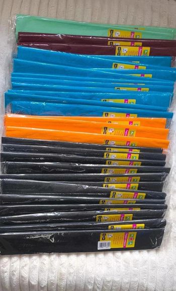 Lot de 29 papiers crépon – Marque Maildor