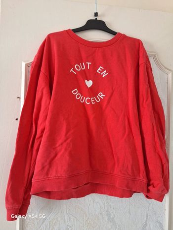 Pull rouge t.M femme 🚺