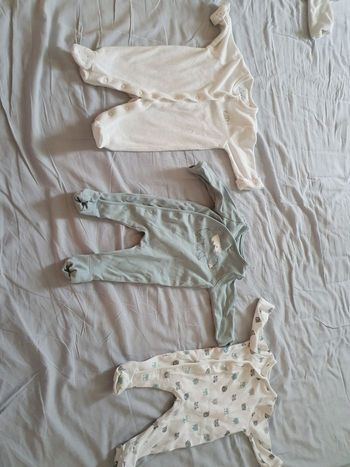 Lot de 3 pyjamas manche longue taille 1 mois