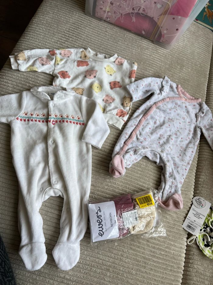 Lot bébé 1 mois