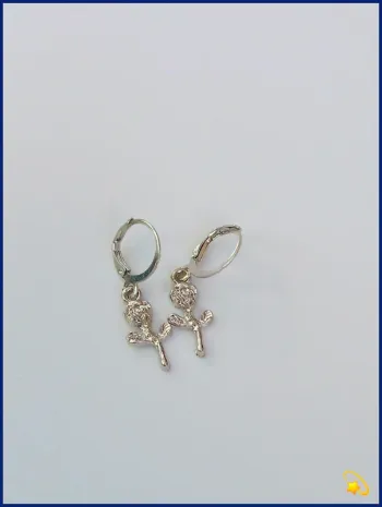 Boucles d’oreilles argentées rose – Élégance florale et féminine