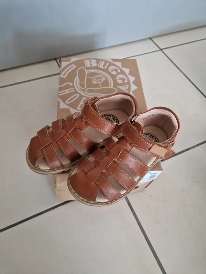 Sandales méduses quadrillé cuir camel taille 26 tres bon état - photo numéro 8