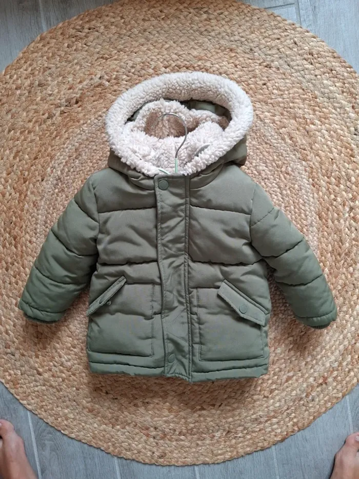 Manteau doudoune hiver 18 mois .
