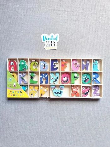 Lot 130 pièces alphabet en bois.