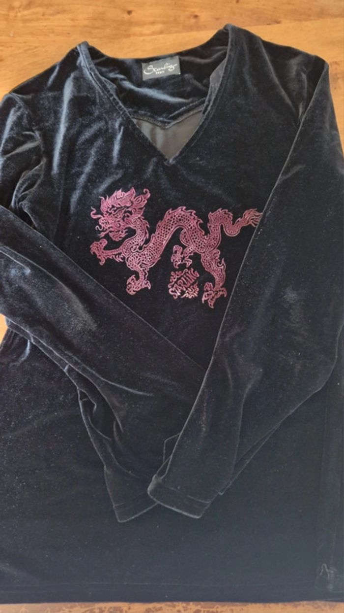 Petit haut noir col V dragon - photo numéro 2
