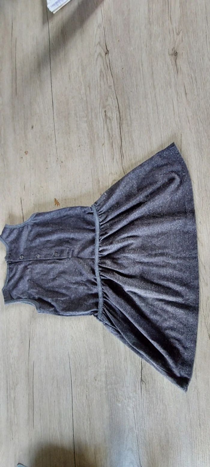 Robe courte, sans manche, grise brillante, Kidkanai, 4/5 ans, nickel - photo numéro 4