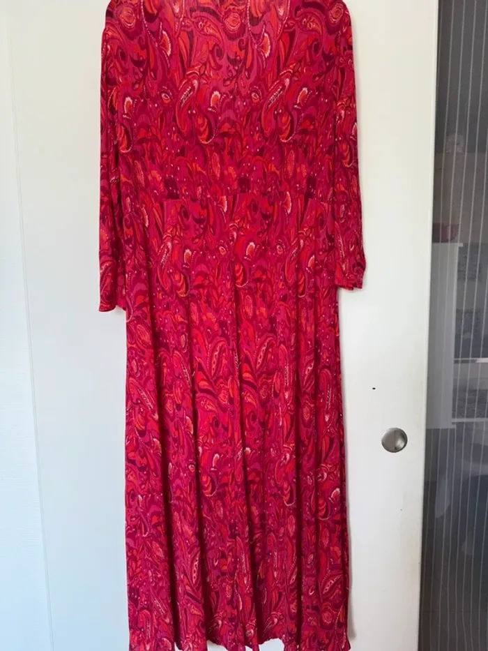 Robe avec fente - photo numéro 3