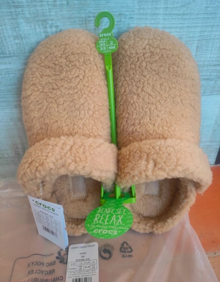 Crocs cozzy skipper 38 39 Neuf - photo numéro 2