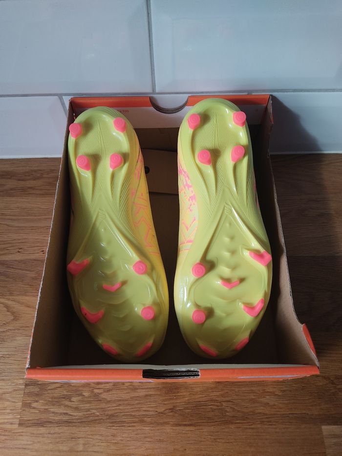 Crampons Nike T 38.5 - photo numéro 6