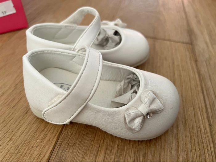 Chaussures cérémonie blanche bébé taille 15 neuf avec etiquette - photo numéro 2
