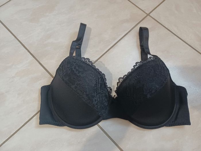Soutien gorge noir/dentelle 95D