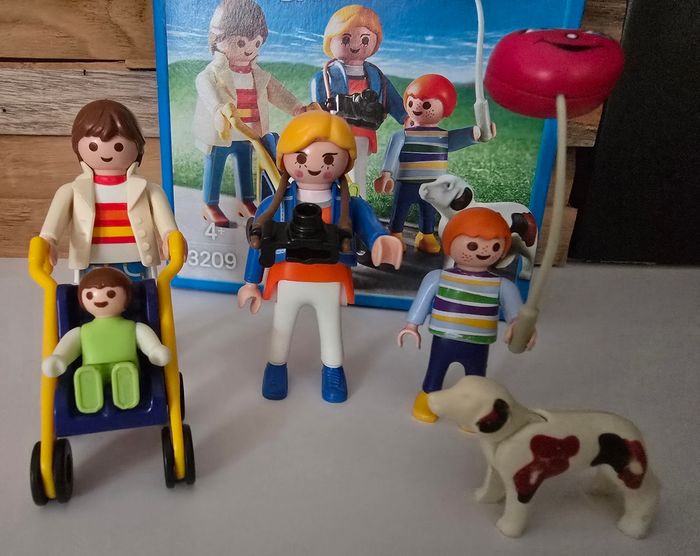 Playmobil 3209 : promenade famille  poussette avec un chien - photo numéro 2