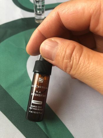 H. À intensifier