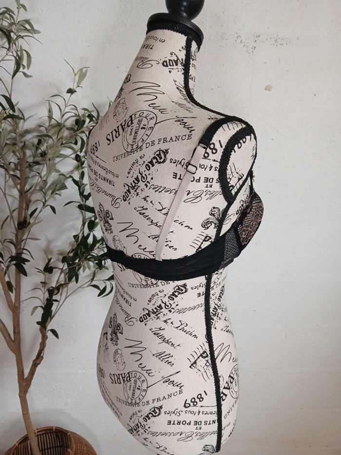 Soutien-gorge noir dentelle – Taille 90C (Marques M&S) - photo numéro 4