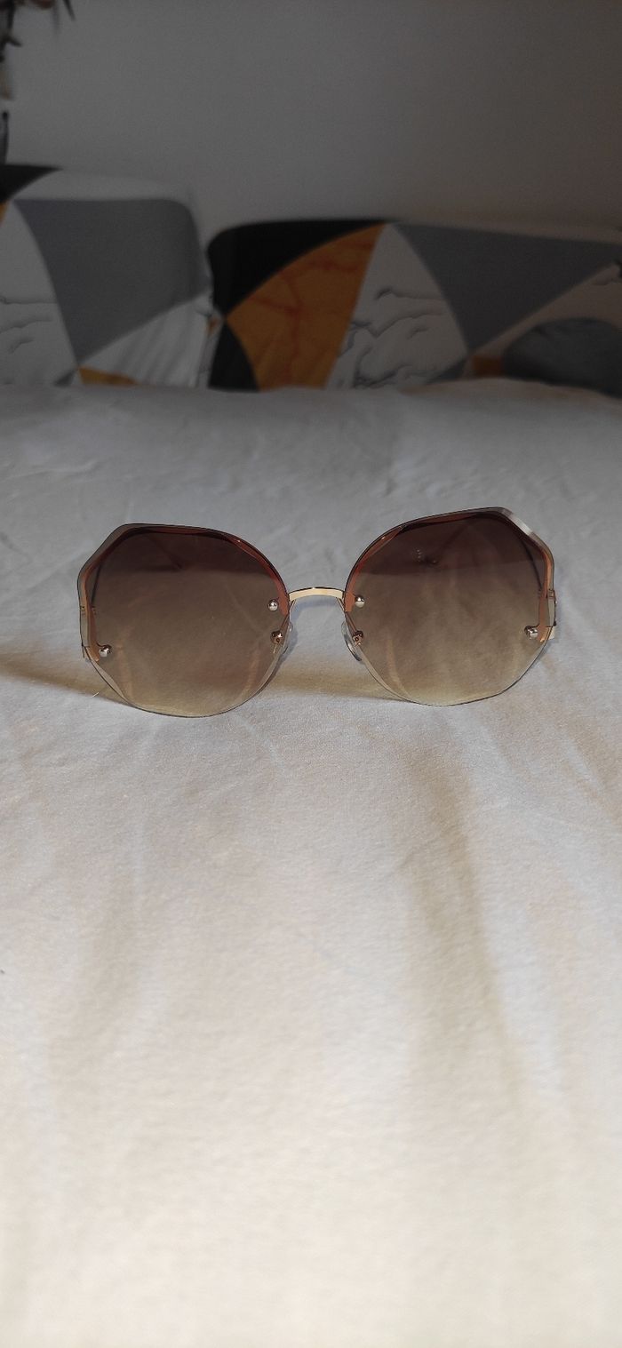 Lunettes de soleil - photo numéro 2