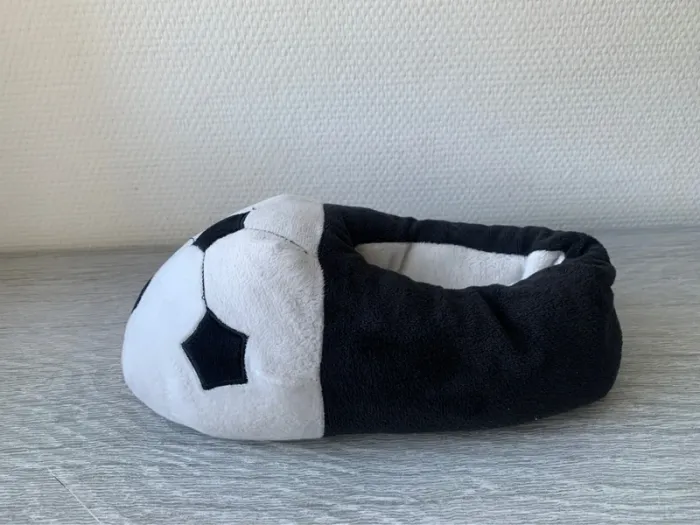Chaussons thème football - Taille 39/40 - photo numéro 9