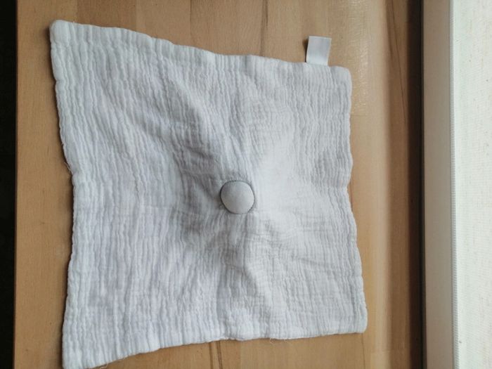absorba doudou lapin tissu lange blanc tête grise plat - photo numéro 2