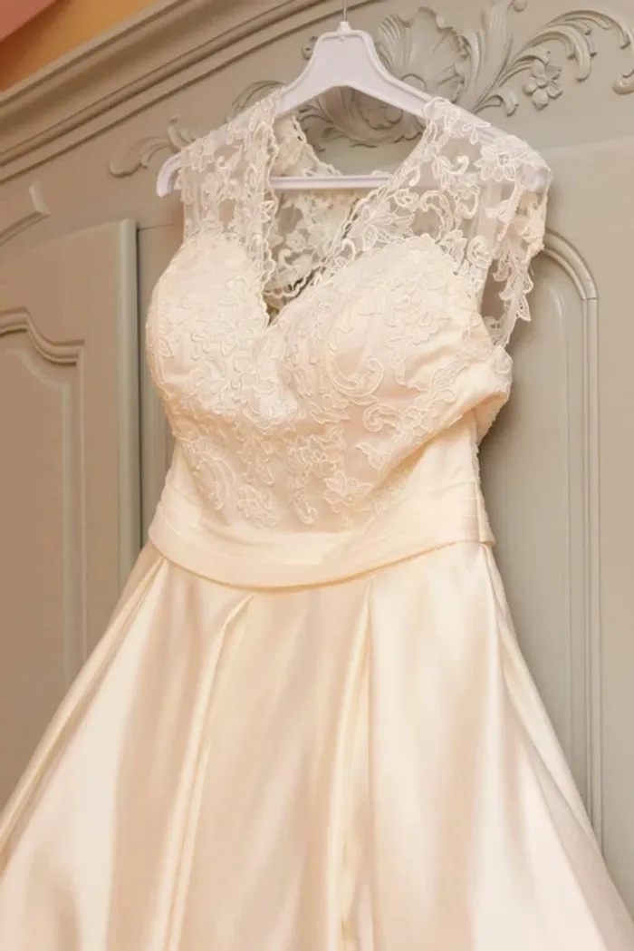 Magnifique robe de mariée - photo numéro 3