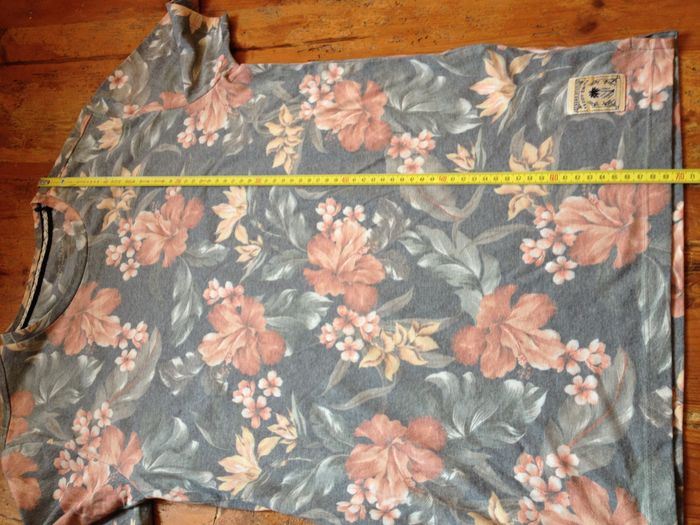 T shirt floral ✧ col rond ✧ manches courtes ✧ look masculin ✧ taille 36 ✧ Teddy Smith - photo numéro 5