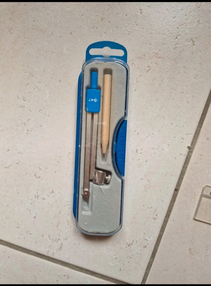 Lot de 4 accessoires de géométrie compas, règle, équerre et rapporteur maped - photo numéro 5