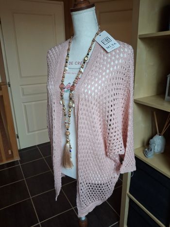 Gilet long rose poudré maille ajourée neuf
