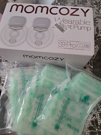 Momcozy s9 pro avec sachets de conservation