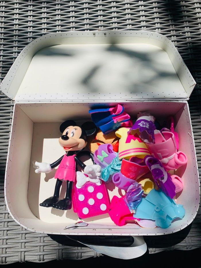 Figurine Minnie et ses accesdoires - photo numéro 8