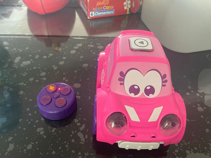 Voiture télécommandée rose