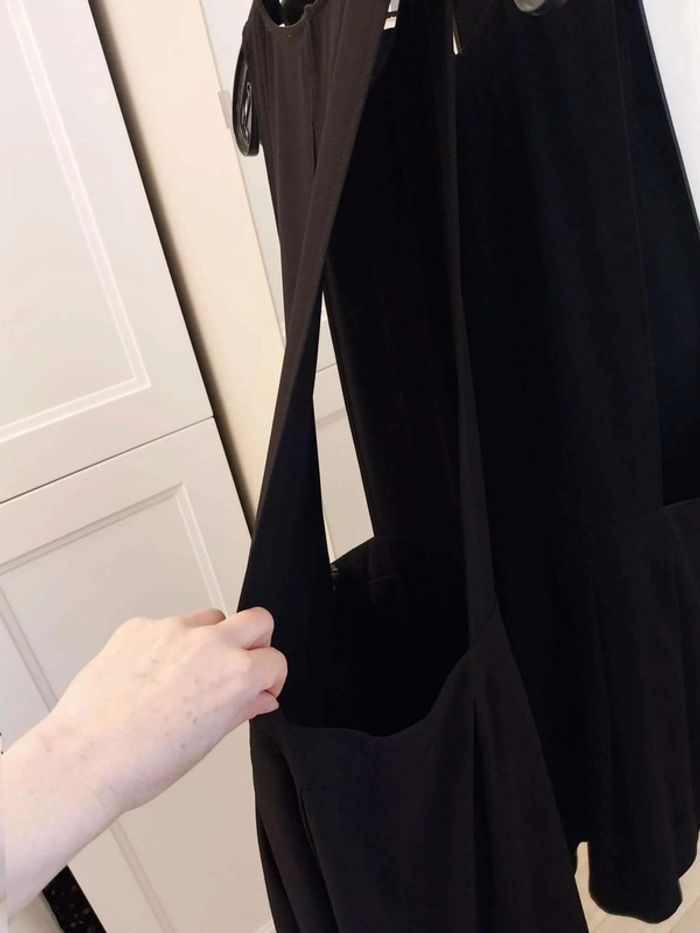 Robe noire originale ouverte  cote  T38 - photo numéro 8