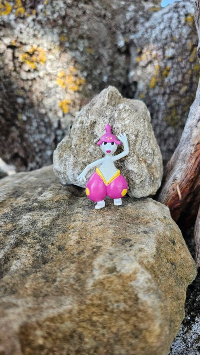 Super figurine Pokemon charmina - photo numéro 2