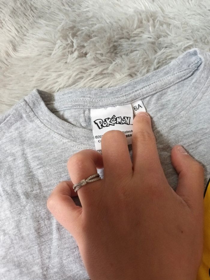 Tee-shirt "pokemon" taille 6 ans - photo numéro 2