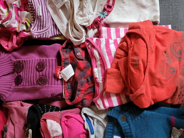 Beau lot de 43 vêtements fille 8 ans vertbaudet, okaïdi, Marese... - photo numéro 3