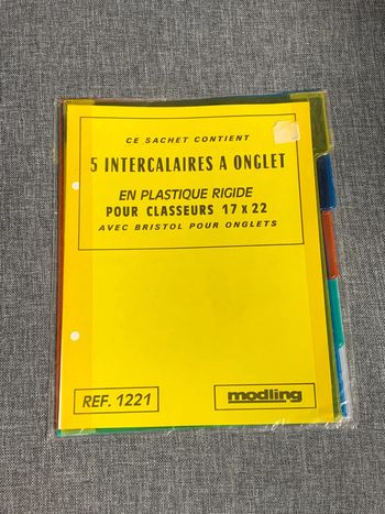 5 intercalaires 17x22cm en plastique rigide