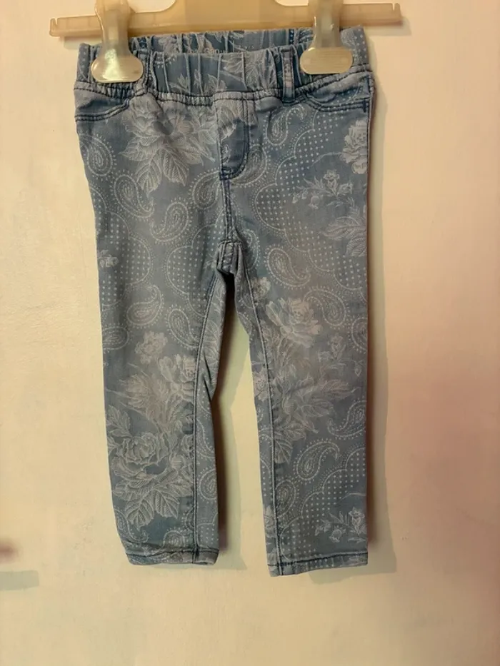 Legging jeans bleu clair à motifs, 2 ans BabyGap. - photo numéro 3