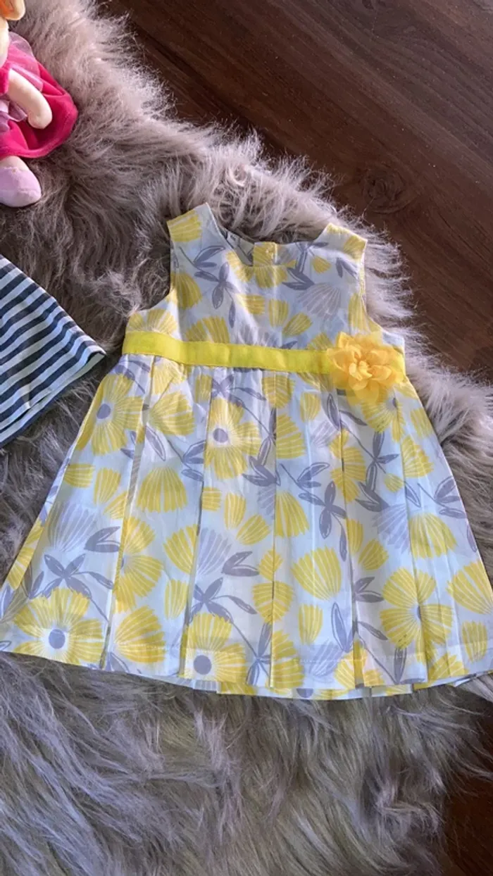 Lot 3 robes été 6 mois - photo numéro 3