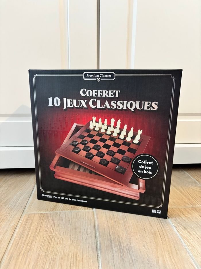 Coffret de jeux en bois