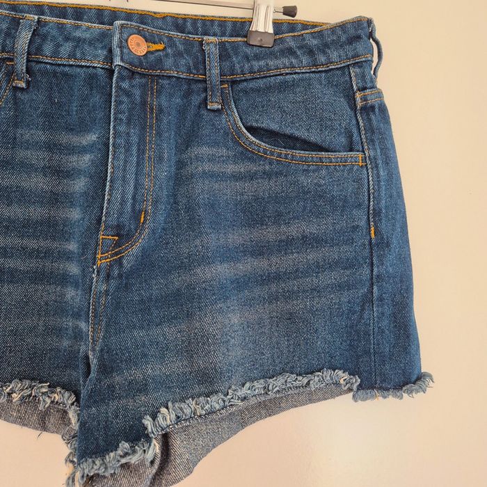 Short en jean bleu délavé High waist shorts taille haute neuf - H&M - Taille XL : 42 - photo numéro 2