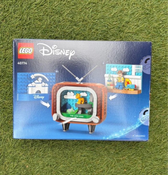 LEGO 40774 set Classic animation scène télévision en lego