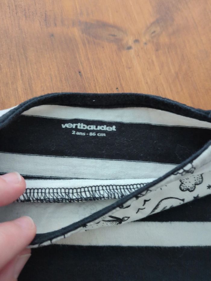 T-shirt marinière noir blanc motif colombe cerise étoile Vertbaudet doré 2 ans - photo numéro 4