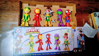 Figurines articulées 10cm Spidey et ses amis