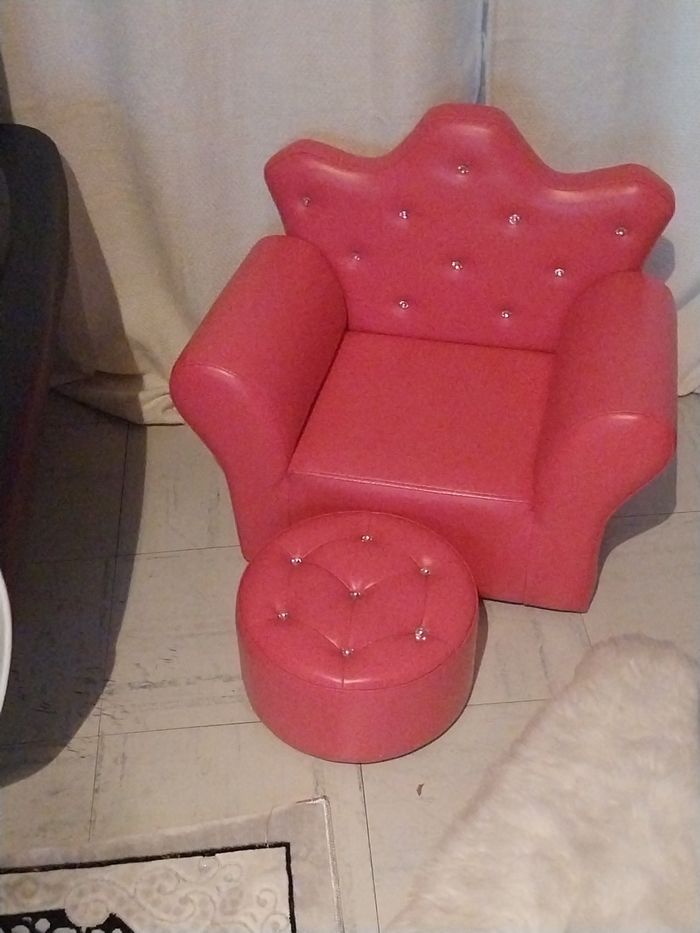 Canapé et pouff princesse