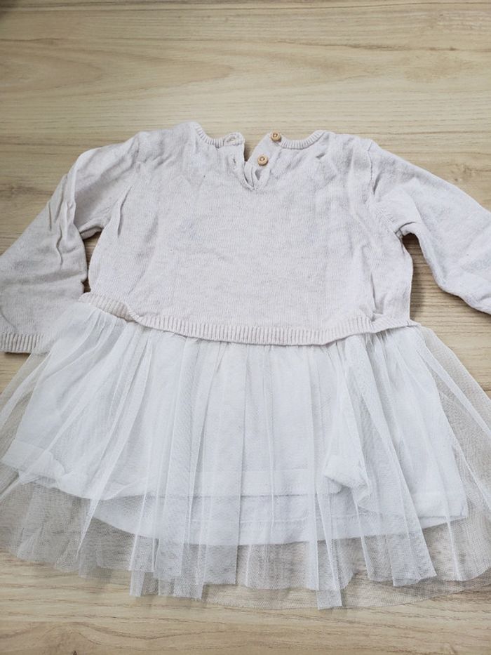 Robe H&M taille 6mois - photo numéro 3