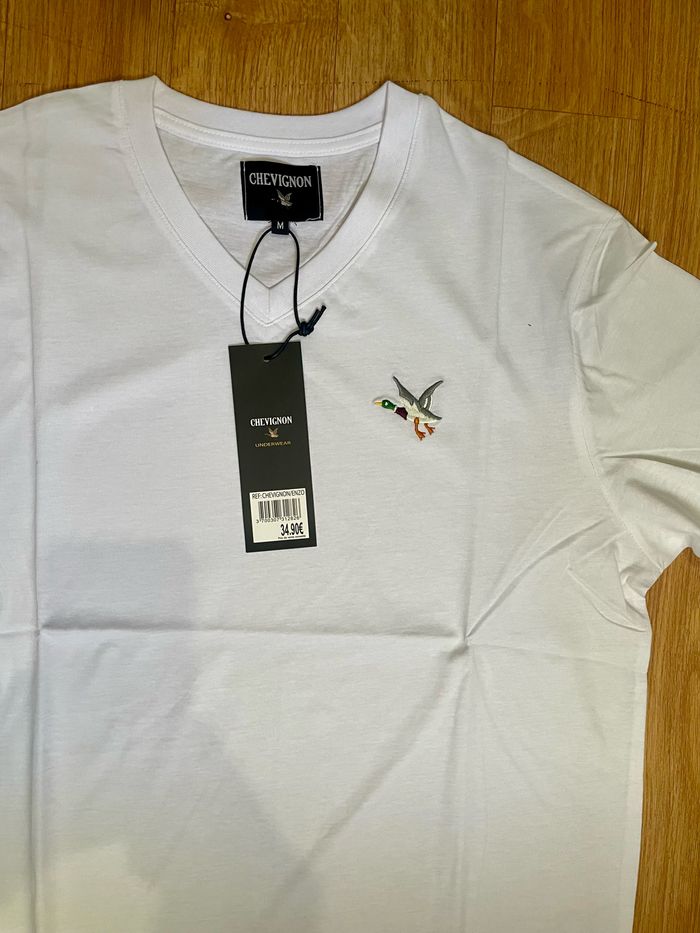 T-shirt Chevignon, la taille M - photo numéro 2