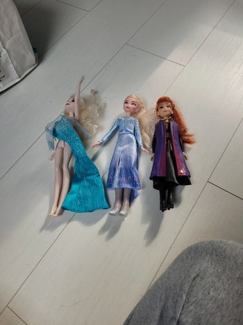 3 poupées disney