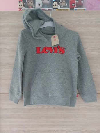 pull Levi's