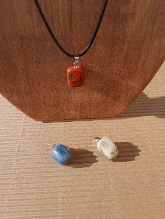 Ensemble collier et 3 pendentifs en pierre - photo numéro 2